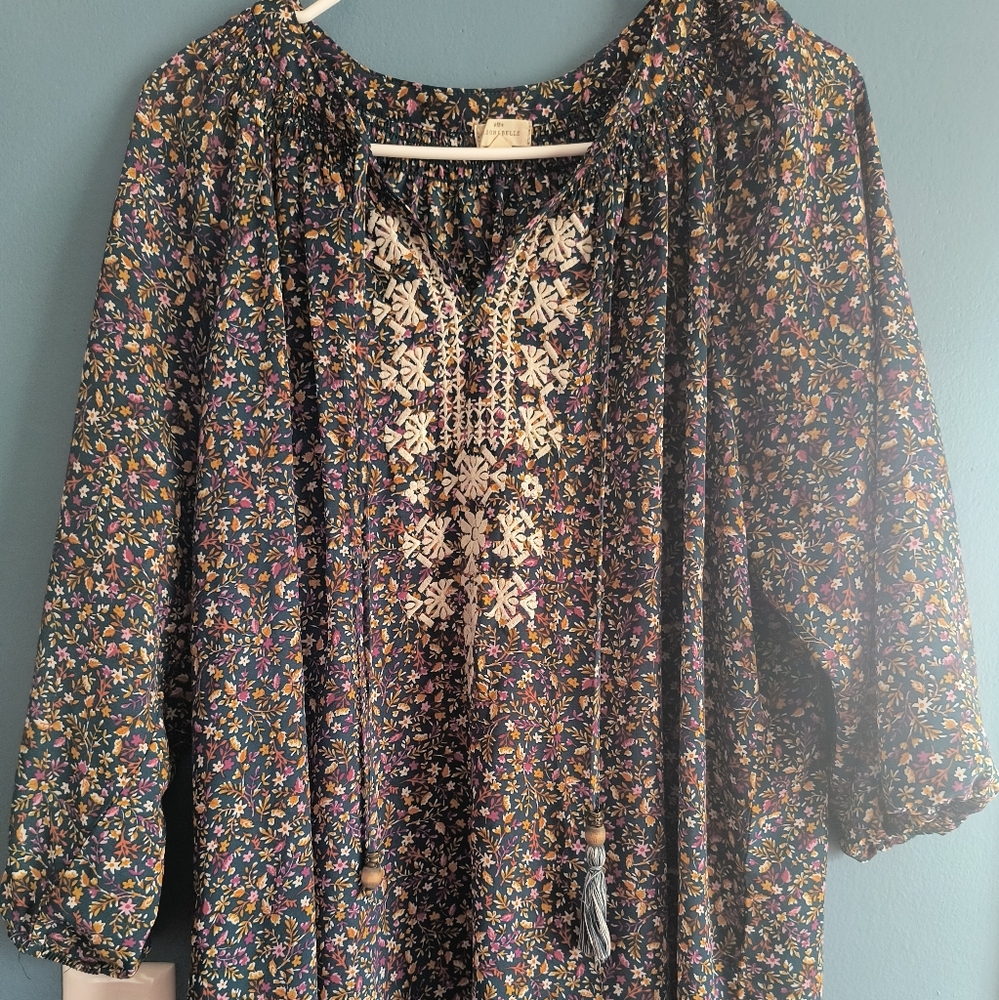 Floral Patterned Blouse with Embroidery